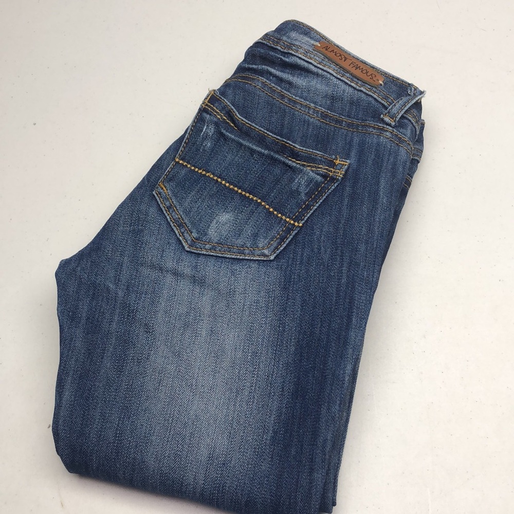 ALMOST FAMOUS SLIM BOOT JEANS 0/25x32 ⭐️